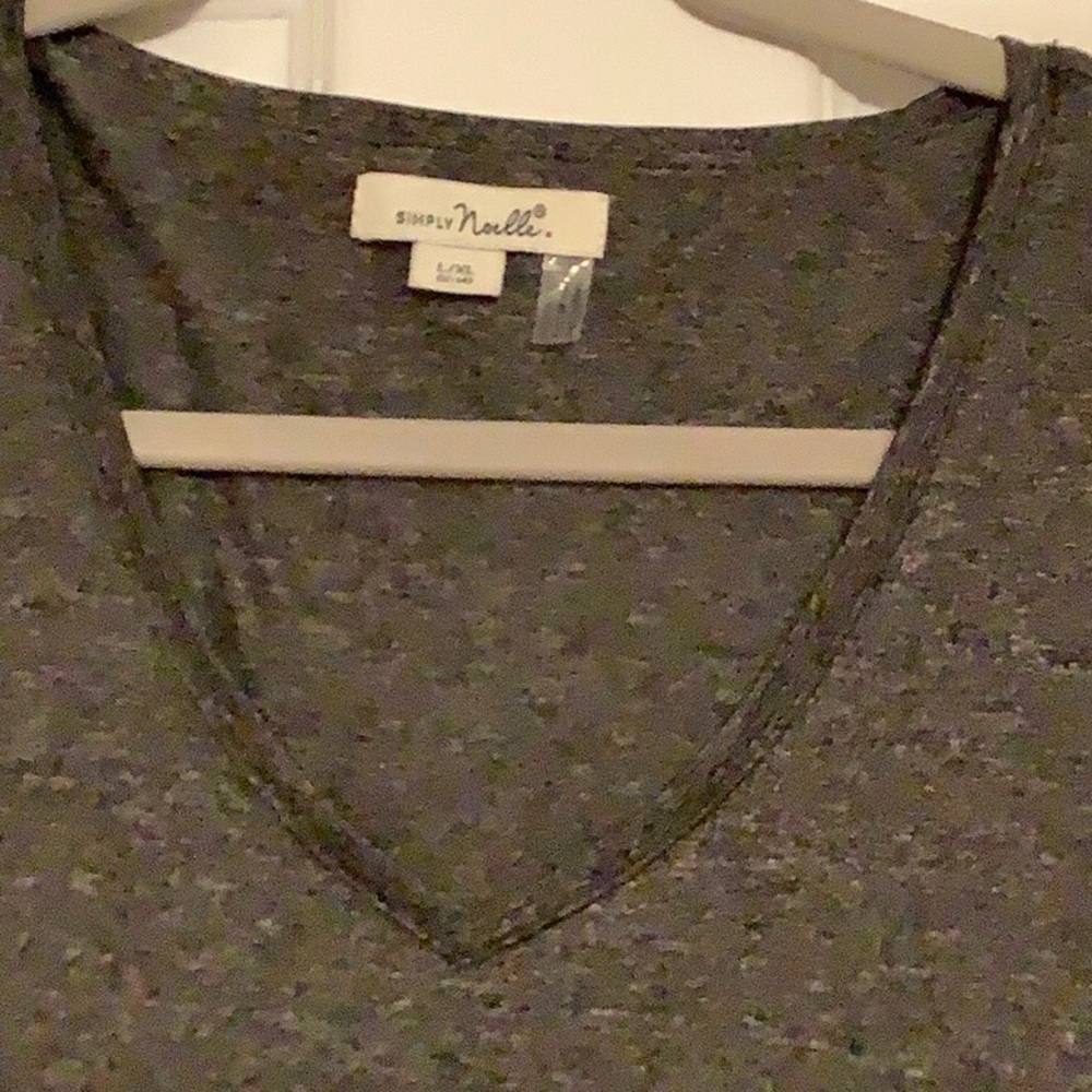 Basic top with double bottom - Picture 2 of 2